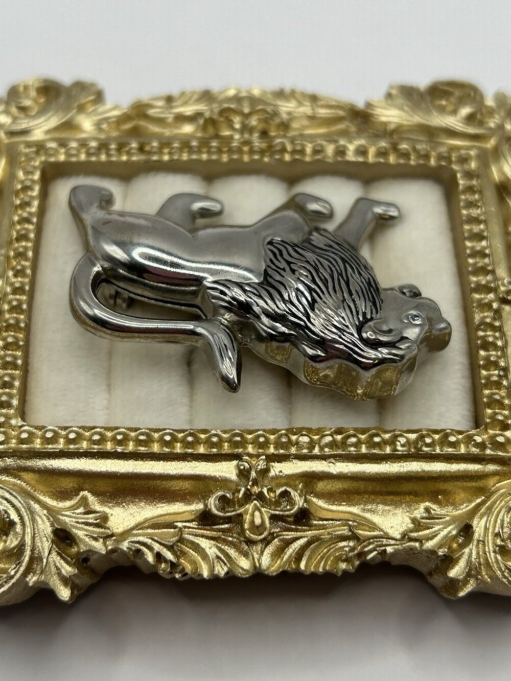 Vintage Silver Tone Lion Brooch Pin Bold Statement Animal Jewelry Figurative - Picture 5 of 10